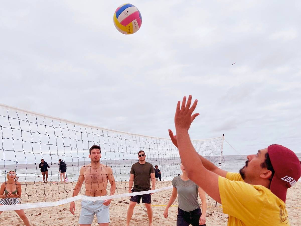 ITH San Diego Adventure Hostel Activities volleyball