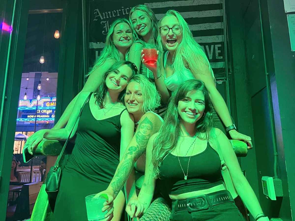 ITH San Diego Adventure Hostel Activities pub crawl